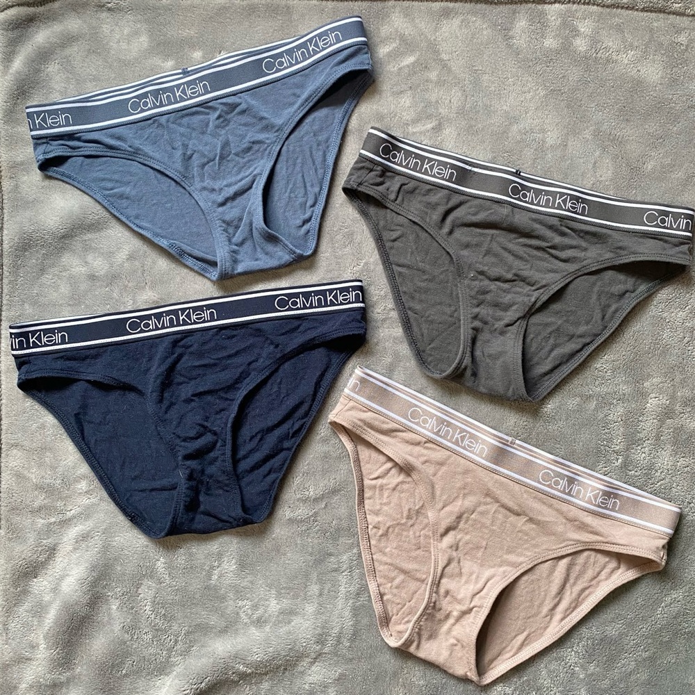 Bundle of 4 Calvin Klein bikini panties XS